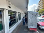 Peatones se quejan de ambulantes en Coatza