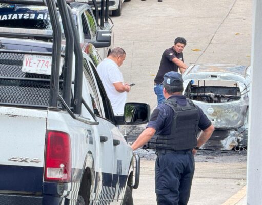 Incendian auto en Mina, adentró encontraron cuerpo desmembrado