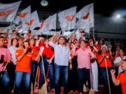 Christopher “El Gallo” inicia su campaña barriendo la corrupción en Coatzacoalcos