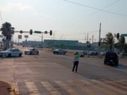 Sigue el tráfico en Av. UV de Coatza, tránsito trata de agilizar