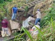Atienden deslave de escaleras en Coatza