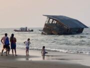 Desde Tuxpan, encalló «El Atracadero» en Coatza; nuevo atractivo turístico
