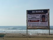 Colocan lonas de recompensa en el malecón de Coatzacoalcos. FGE busca a Sandro por el delito de homicidio doloso